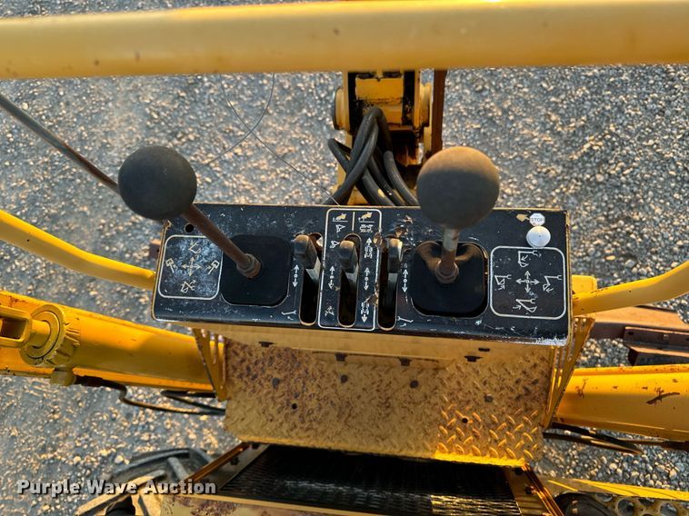 image for item EG6756 2000 Vermeer  V6500 trencher