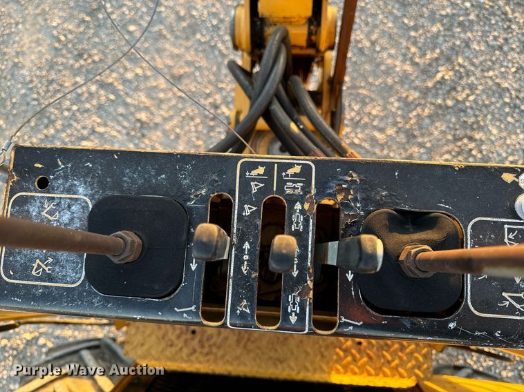 image for item EG6756 2000 Vermeer  V6500 trencher