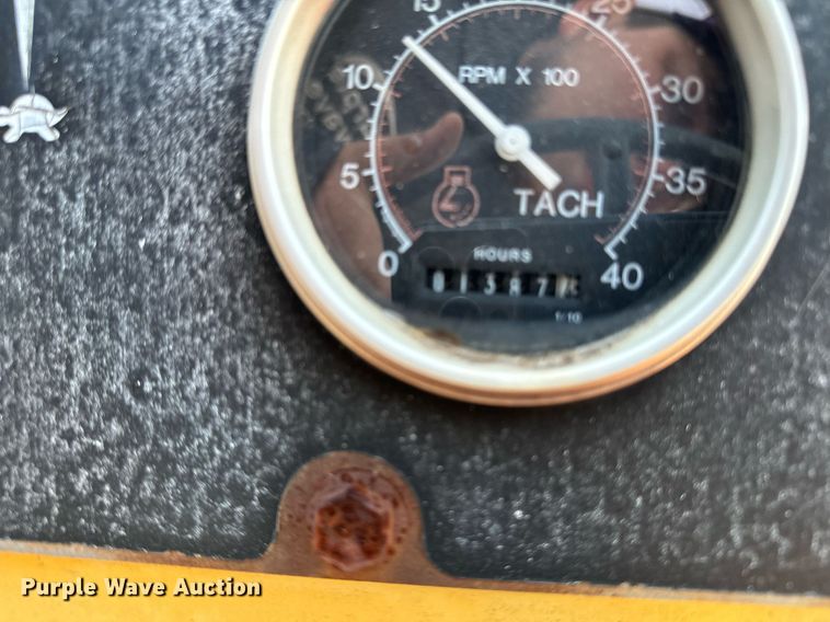 image for item EG6756 2000 Vermeer  V6500 trencher