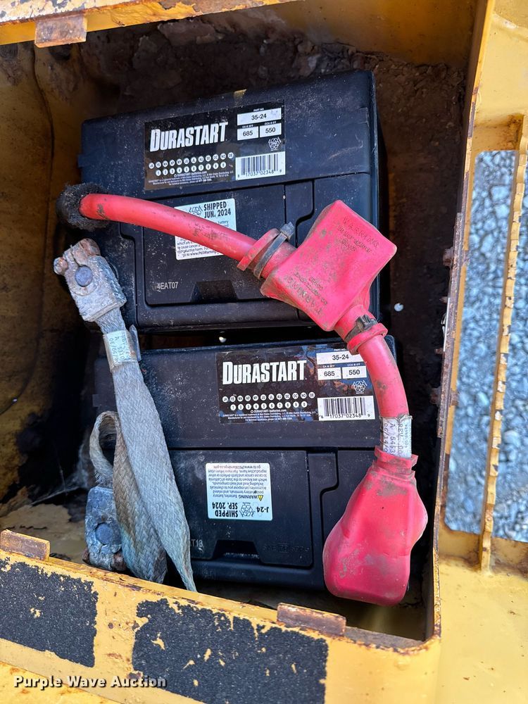 image for item EG6756 2000 Vermeer  V6500 trencher