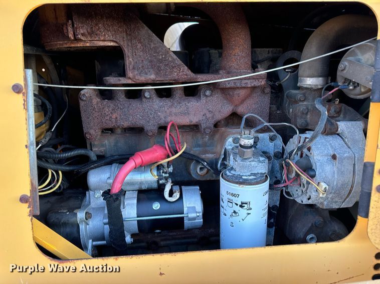 image for item EG6756 2000 Vermeer  V6500 trencher