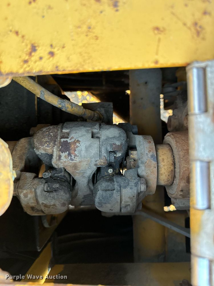 image for item EG6756 2000 Vermeer  V6500 trencher