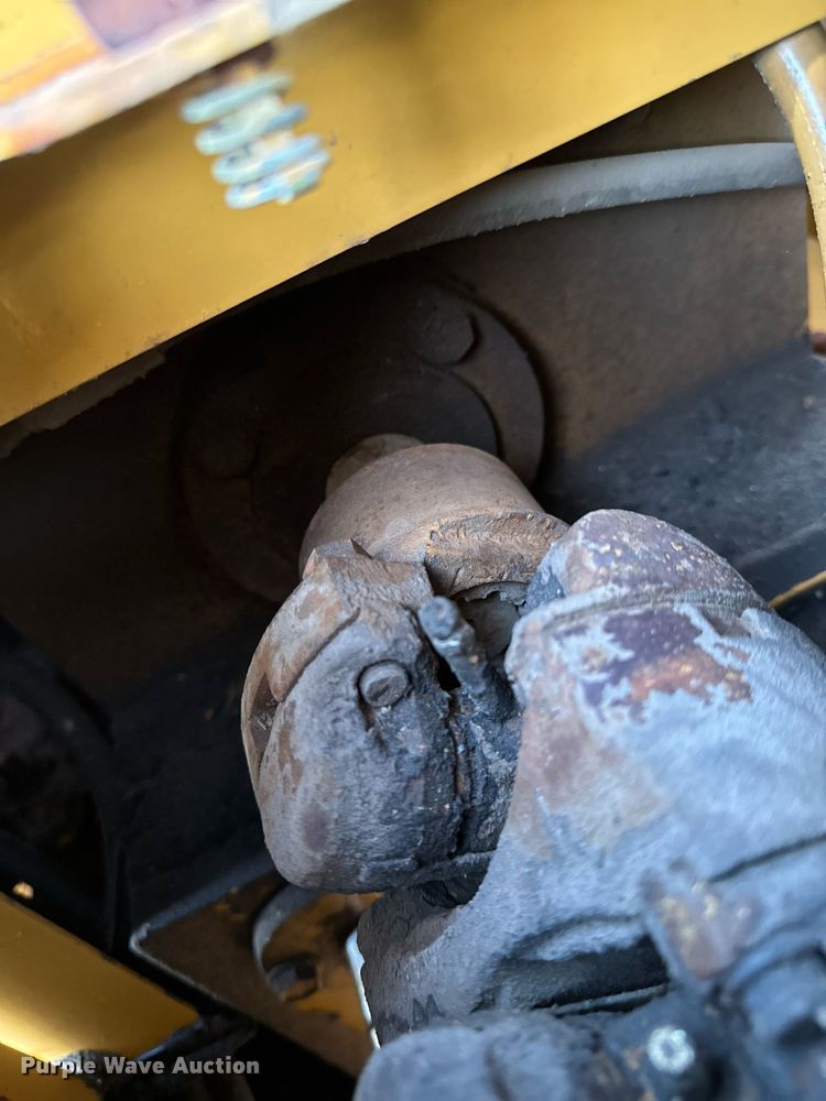 image for item EG6756 2000 Vermeer  V6500 trencher