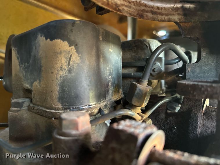 image for item EG6756 2000 Vermeer  V6500 trencher