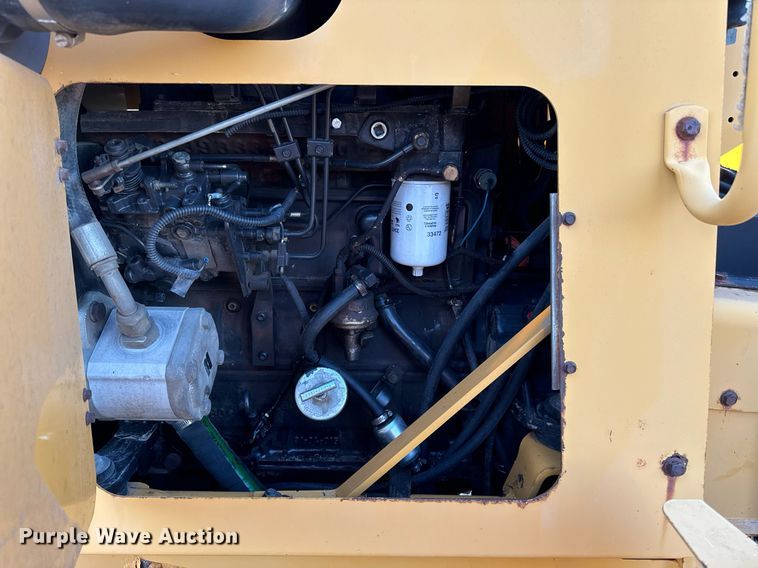 image for item EG6756 2000 Vermeer  V6500 trencher