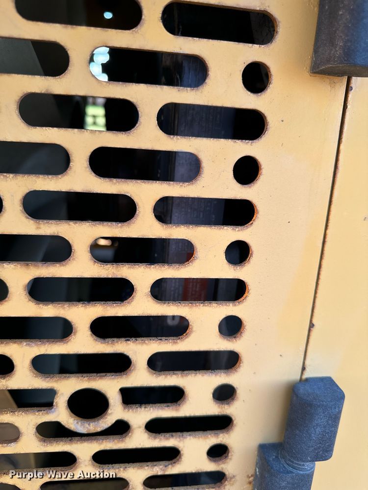 image for item EG6756 2000 Vermeer  V6500 trencher