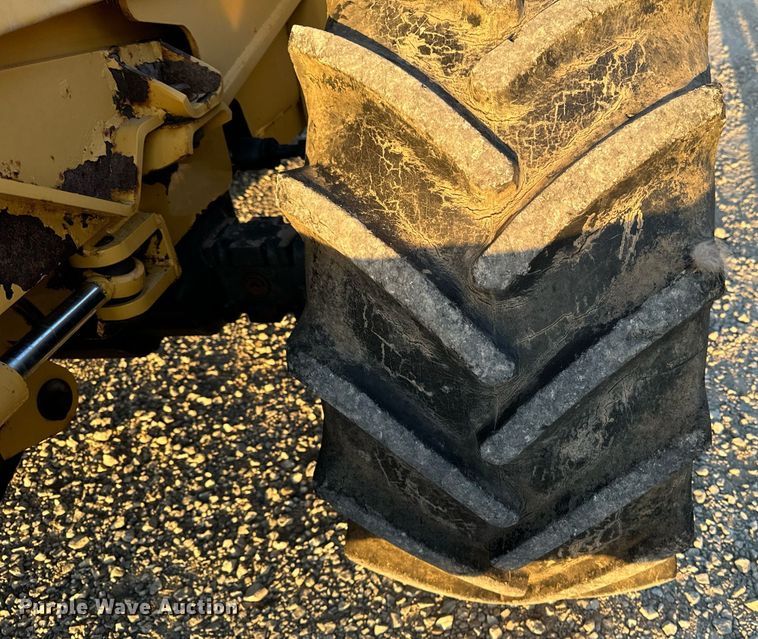 image for item EG6756 2000 Vermeer  V6500 trencher