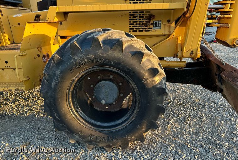 image for item EG6756 2000 Vermeer  V6500 trencher