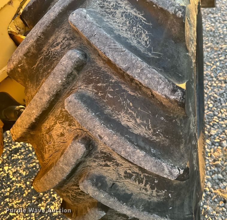 image for item EG6756 2000 Vermeer  V6500 trencher