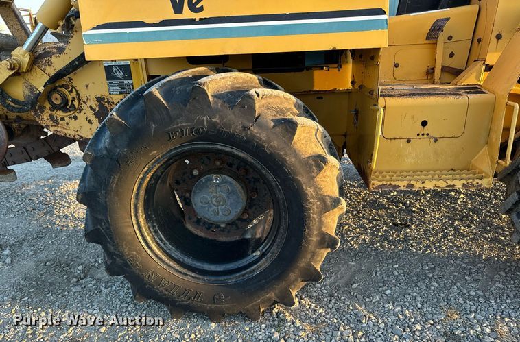 image for item EG6756 2000 Vermeer  V6500 trencher