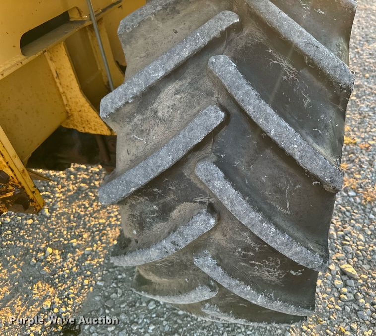 image for item EG6756 2000 Vermeer  V6500 trencher