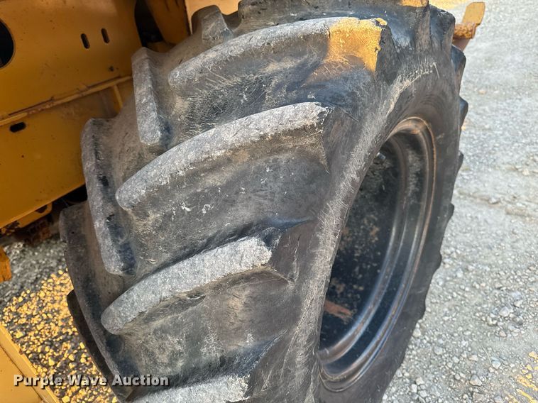 image for item EG6756 2000 Vermeer  V6500 trencher