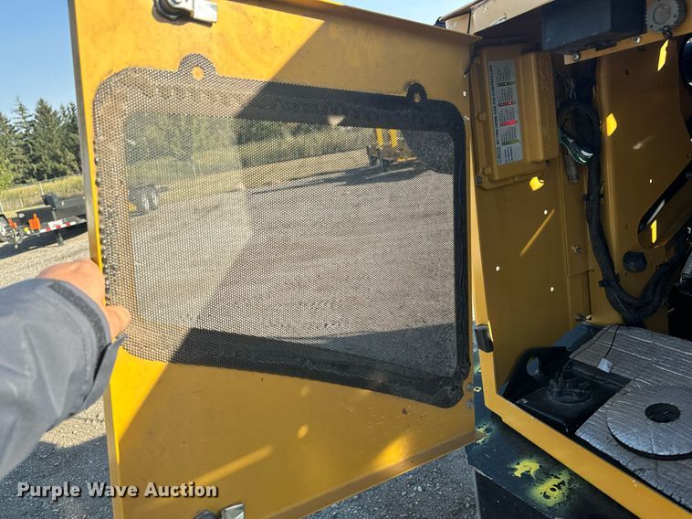 image for item EG6757 2020 Vermeer  BC1500 wood chipper