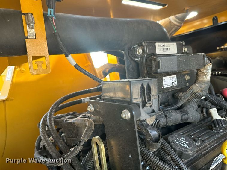 image for item EG6757 2020 Vermeer  BC1500 wood chipper