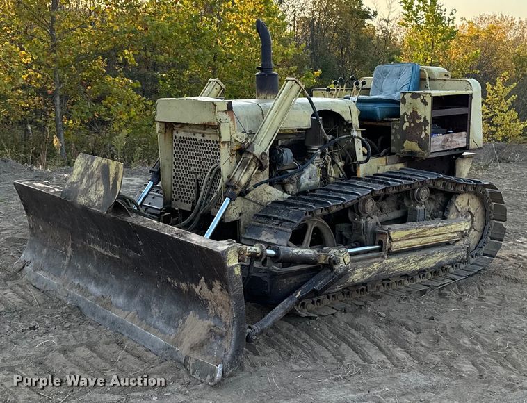 image for item EG6784 Case 1000 Terratrac Crawler dozer