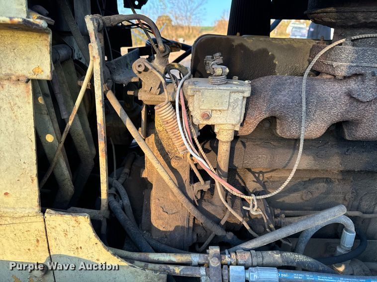 image for item EG6784 Case 1000 Terratrac Crawler dozer