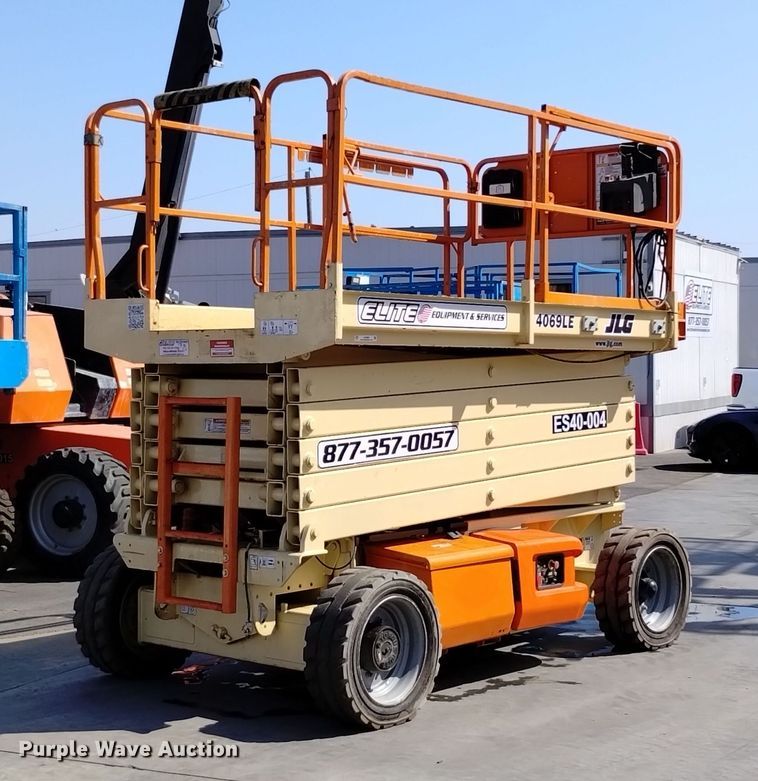 image for item EG9890 2010 JLG 4069LE scissor lift