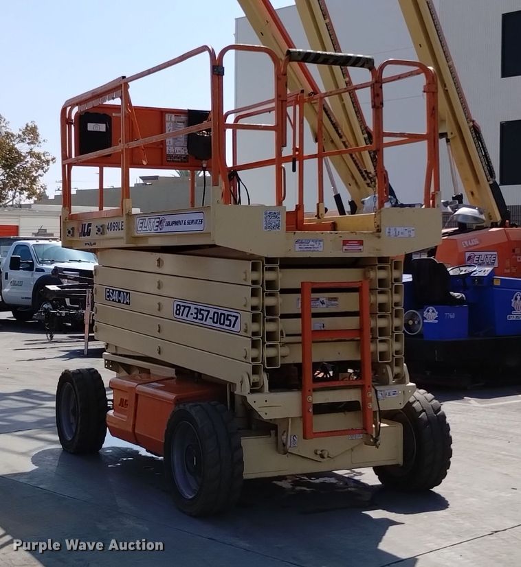 image for item EG9890 2010 JLG 4069LE scissor lift