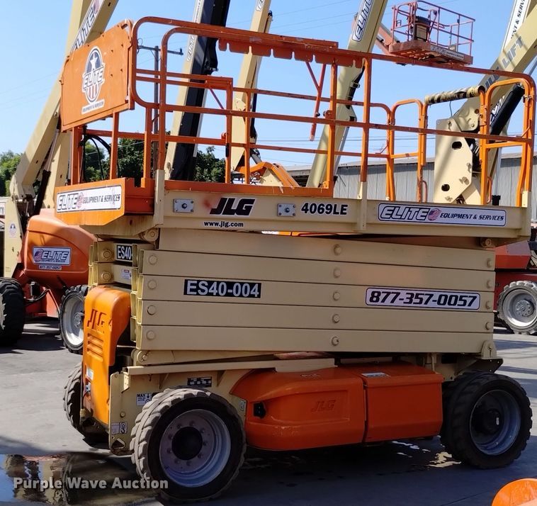 image for item EG9890 2010 JLG 4069LE scissor lift