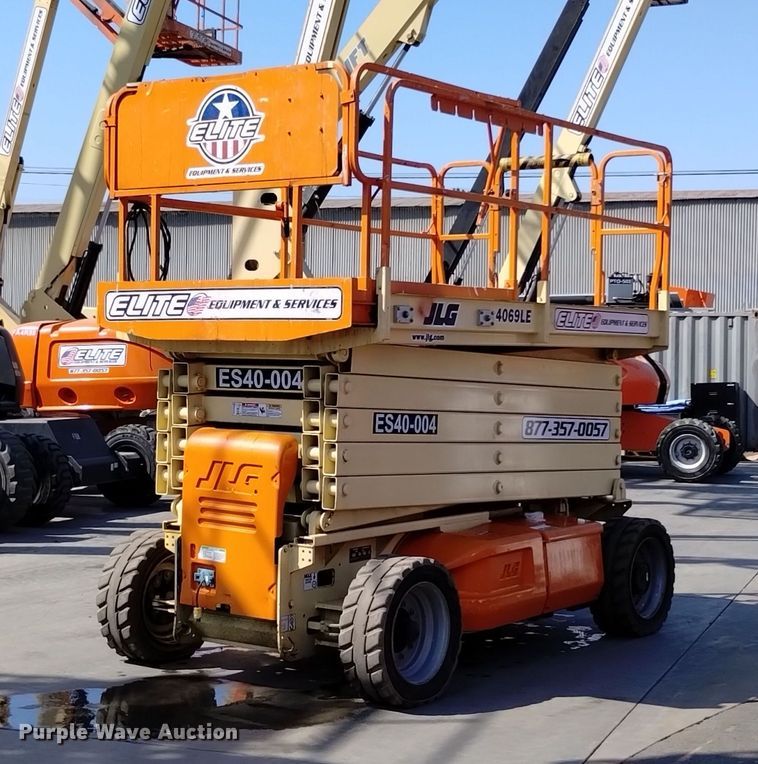 image for item EG9890 2010 JLG 4069LE scissor lift