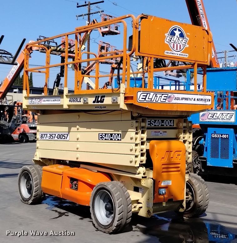 image for item EG9890 2010 JLG 4069LE scissor lift