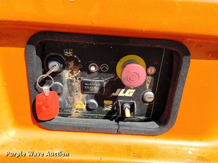 image for item EG9890 2010 JLG 4069LE scissor lift