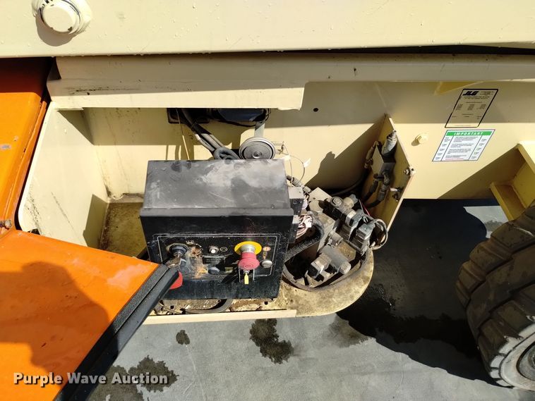 image for item EG9890 2010 JLG 4069LE scissor lift