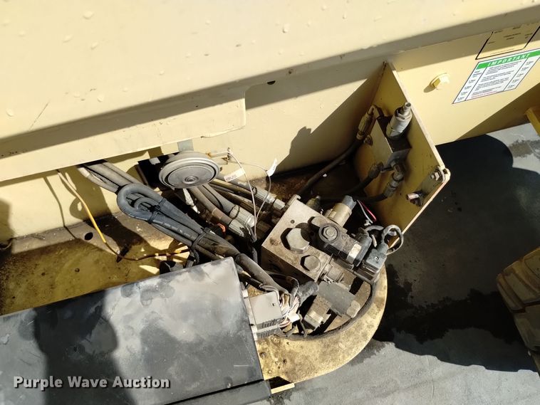 image for item EG9890 2010 JLG 4069LE scissor lift