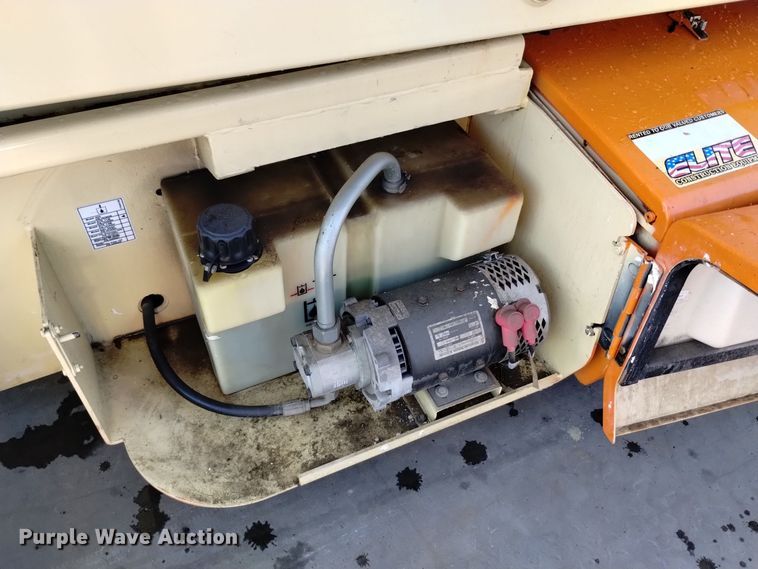 image for item EG9890 2010 JLG 4069LE scissor lift