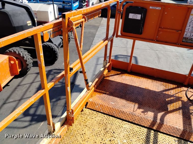 image for item EG9890 2010 JLG 4069LE scissor lift