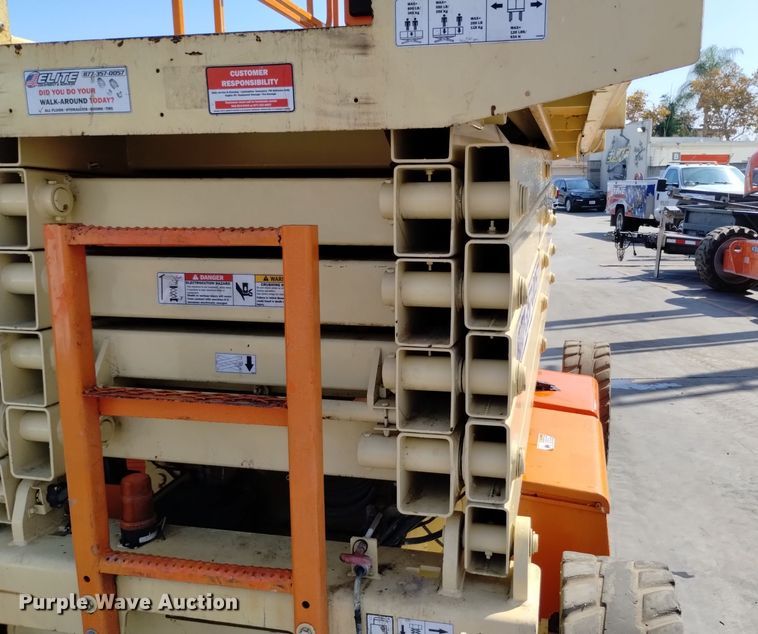 image for item EG9890 2010 JLG 4069LE scissor lift