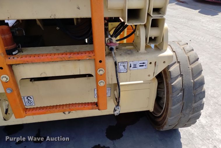image for item EG9890 2010 JLG 4069LE scissor lift
