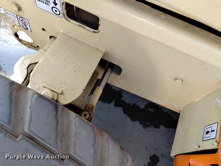 image for item EG9890 2010 JLG 4069LE scissor lift