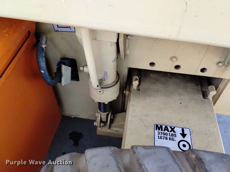 image for item EG9890 2010 JLG 4069LE scissor lift