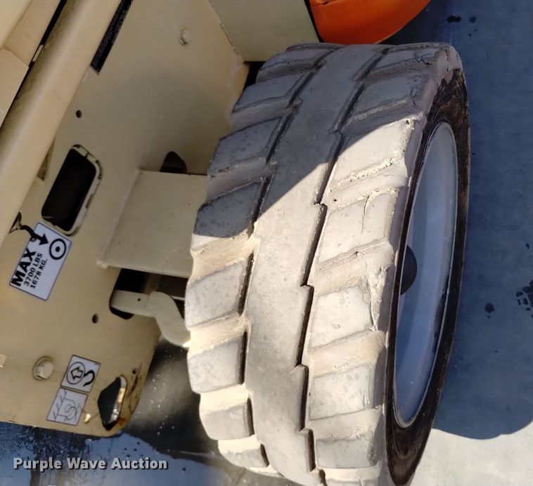 image for item EG9890 2010 JLG 4069LE scissor lift