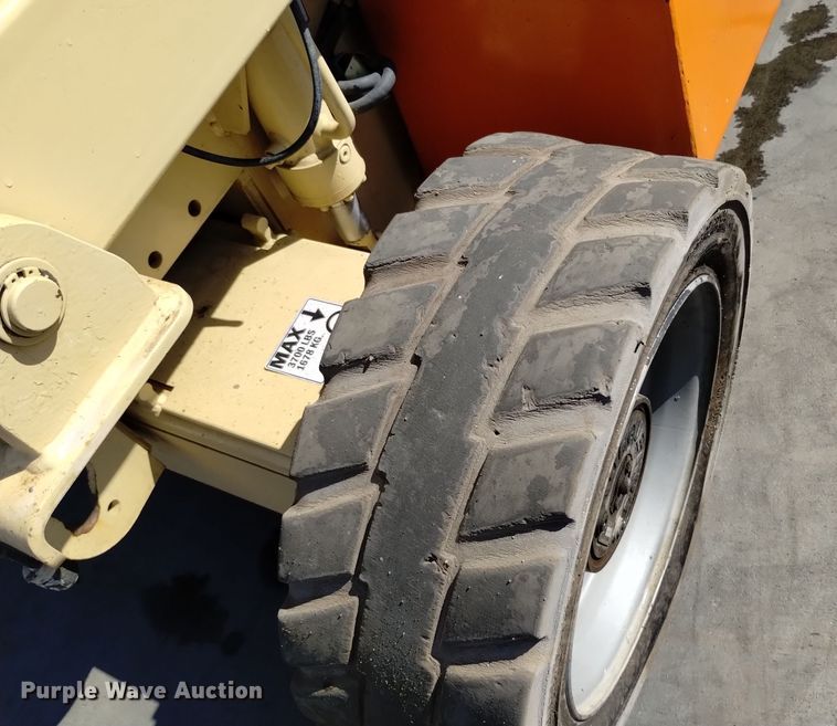 image for item EG9890 2010 JLG 4069LE scissor lift