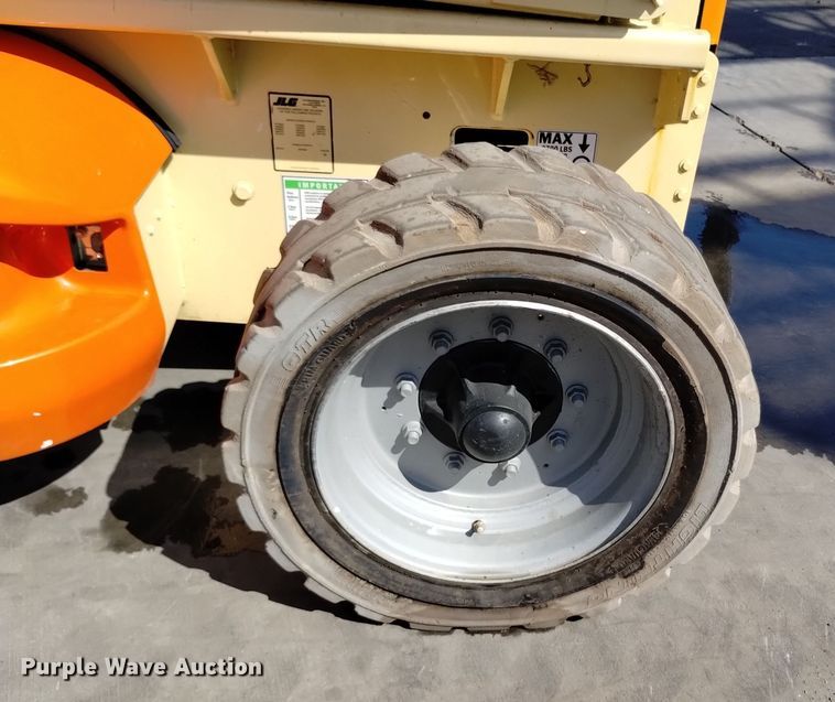 image for item EG9890 2010 JLG 4069LE scissor lift