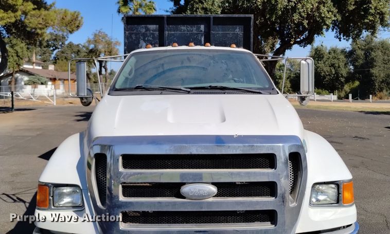 image for item EG9894 2008 Ford F650 Super Duty XL Crew Cab dump truck