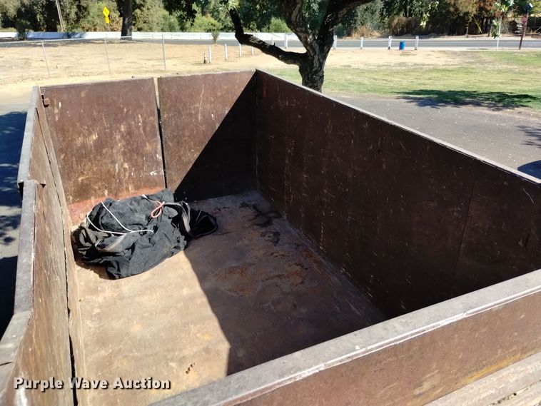 image for item EG9894 2008 Ford F650 Super Duty XL Crew Cab dump truck