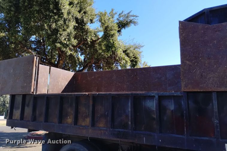 image for item EG9894 2008 Ford F650 Super Duty XL Crew Cab dump truck