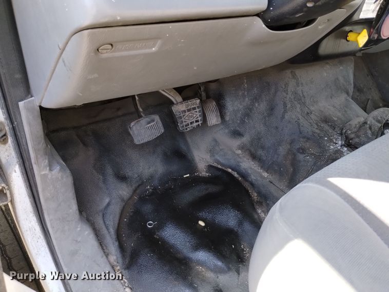 image for item EG9894 2008 Ford F650 Super Duty XL Crew Cab dump truck