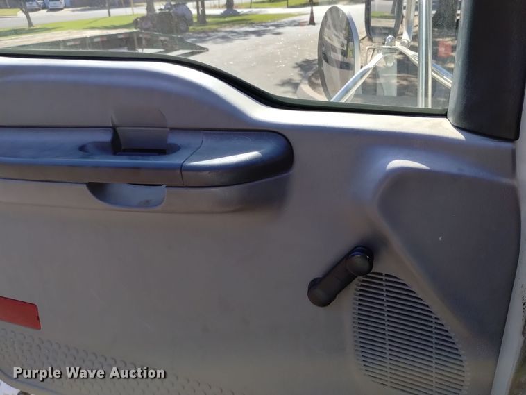 image for item EG9894 2008 Ford F650 Super Duty XL Crew Cab dump truck