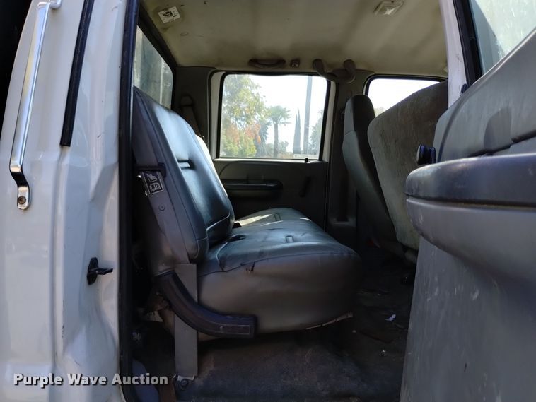 image for item EG9894 2008 Ford F650 Super Duty XL Crew Cab dump truck