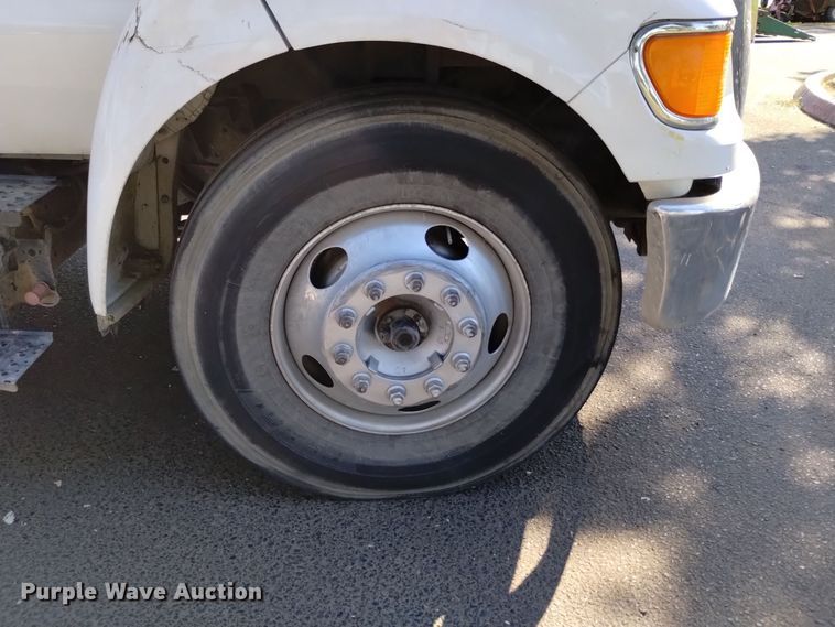 image for item EG9894 2008 Ford F650 Super Duty XL Crew Cab dump truck