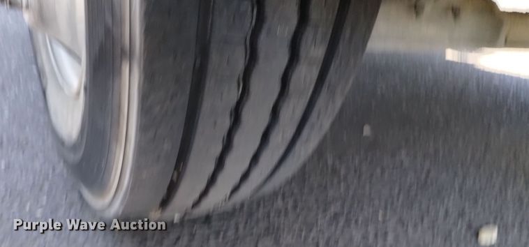 image for item EG9894 2008 Ford F650 Super Duty XL Crew Cab dump truck