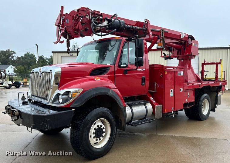 image for item EH7019 2014 International  7400 digger derrick truck