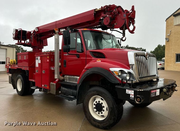 image for item EH7019 2014 International  7400 digger derrick truck