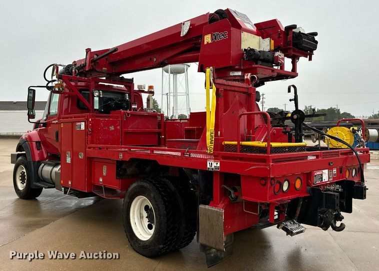 image for item EH7019 2014 International  7400 digger derrick truck