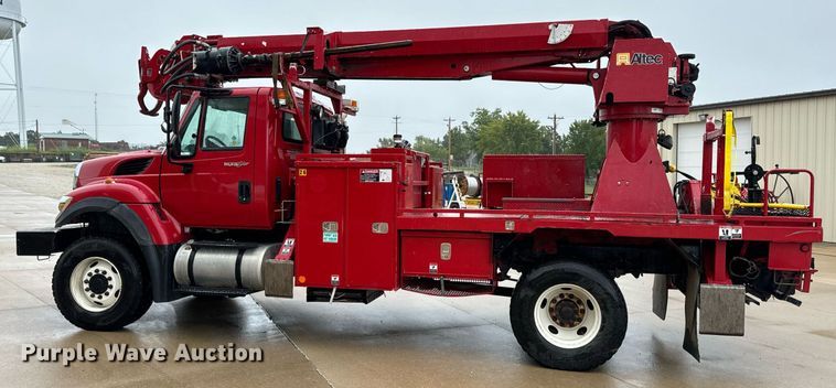 image for item EH7019 2014 International  7400 digger derrick truck