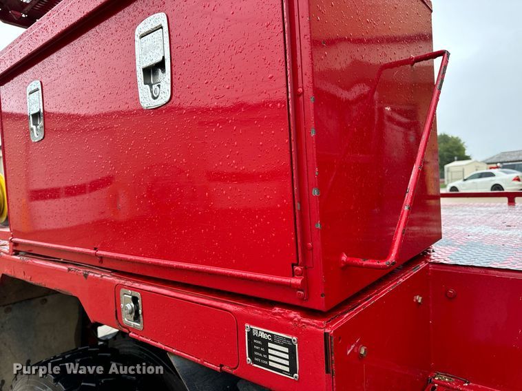 image for item EH7019 2014 International  7400 digger derrick truck